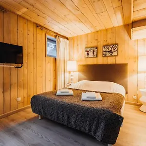 Cozy Near The Center Megève